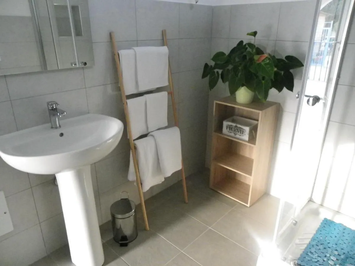 Bed and Breakfast B&B And Home Restaurant La Casa Del Pescatore SantʼAnna Arresi